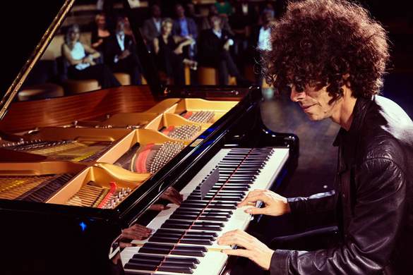 Seabourn Encore Grand Salon Piano Performance ©Sophy Holland.jpg